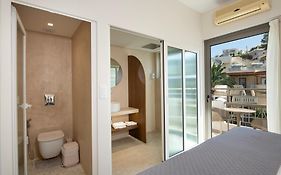 Varouxakis Hotel